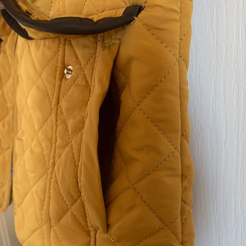 Hollyland Mustard Volored Puffer Vest - Picture 5 of 9